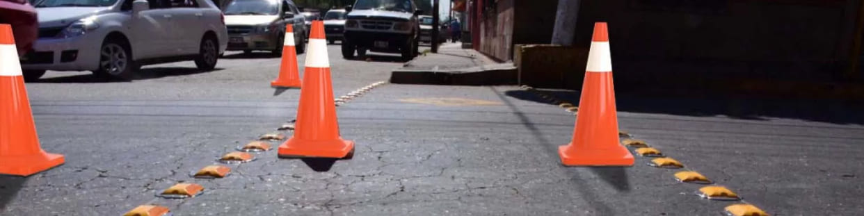 Señales de tránsito vial barreras, conos y trafitambos Sablón - Sablón